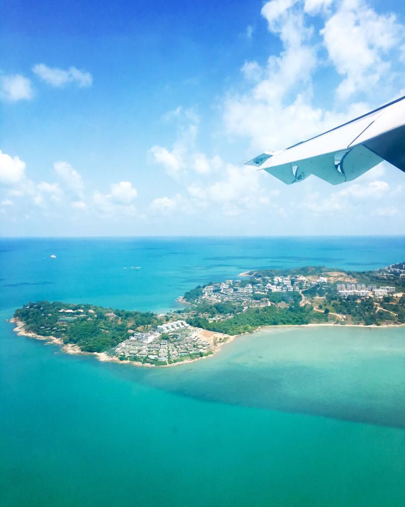 Anflug auf Insel mit Strand