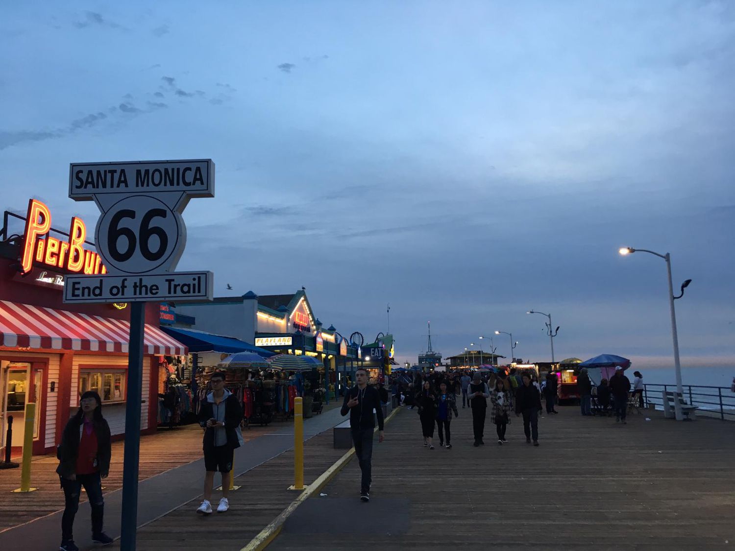 Santa Monica Beach am Abend